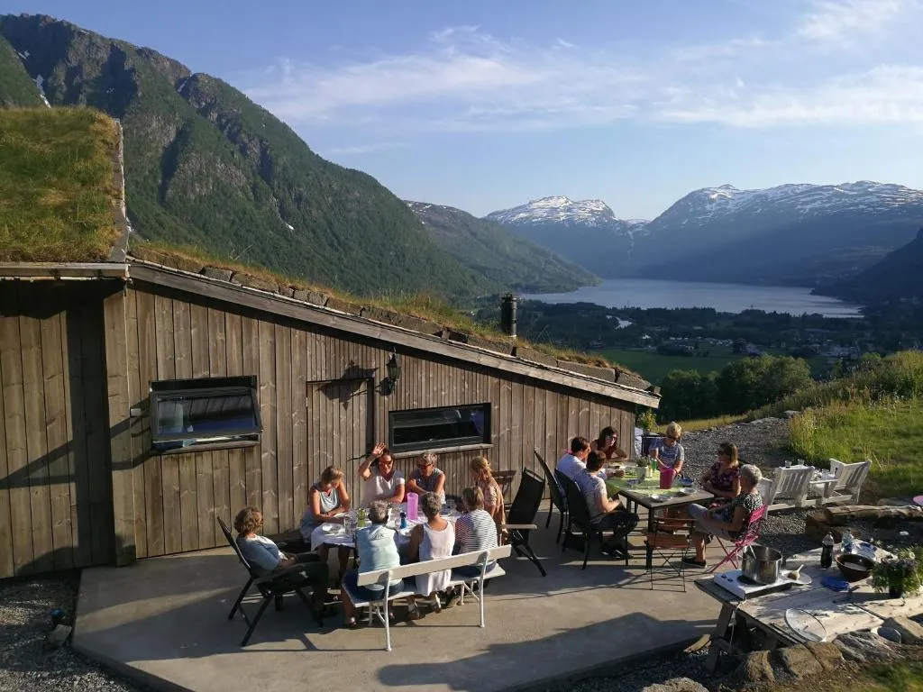 Ein heilt spesiell låve i Røldal, hotel in Røldal