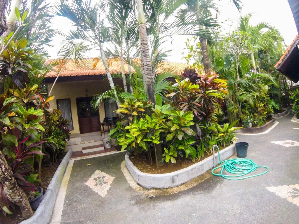Putu Guest House I photo