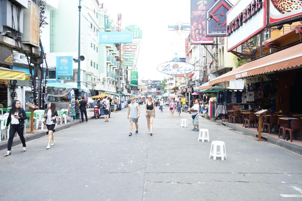 สภาพแวดล้อมโดยรอบ