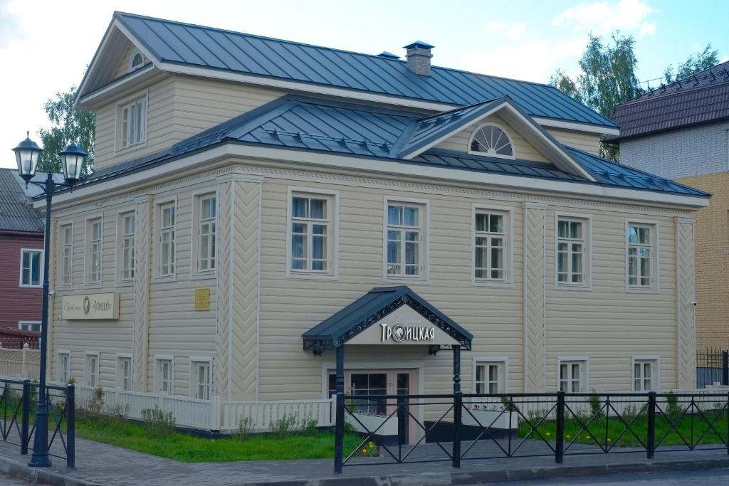 Butik-otel' "Troitskii" — Hotel in Velsk