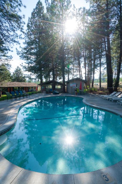 LOGE Bend photo