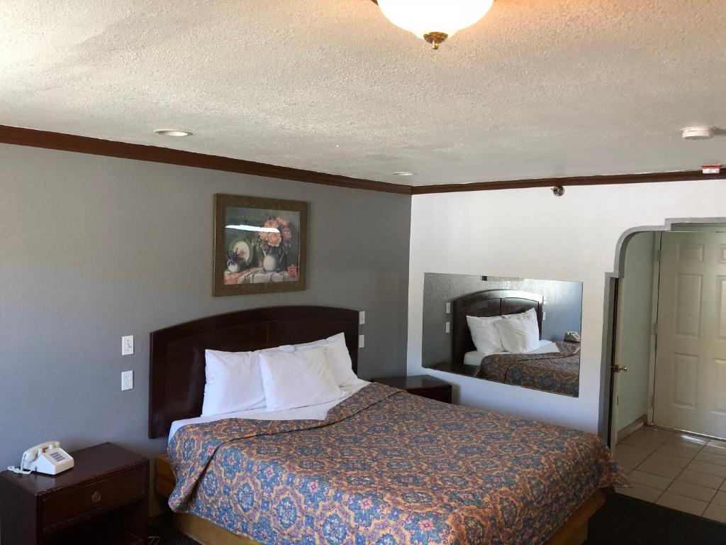 Starlight Inn Valley Boulevard photo