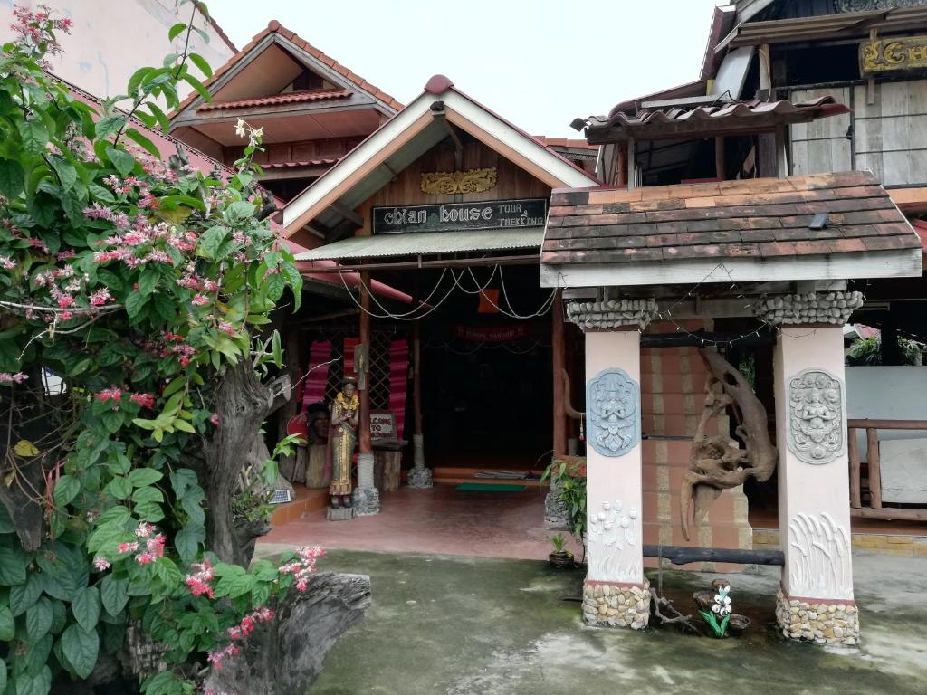 Chian Guesthouse — Hotel in Chiang Rai