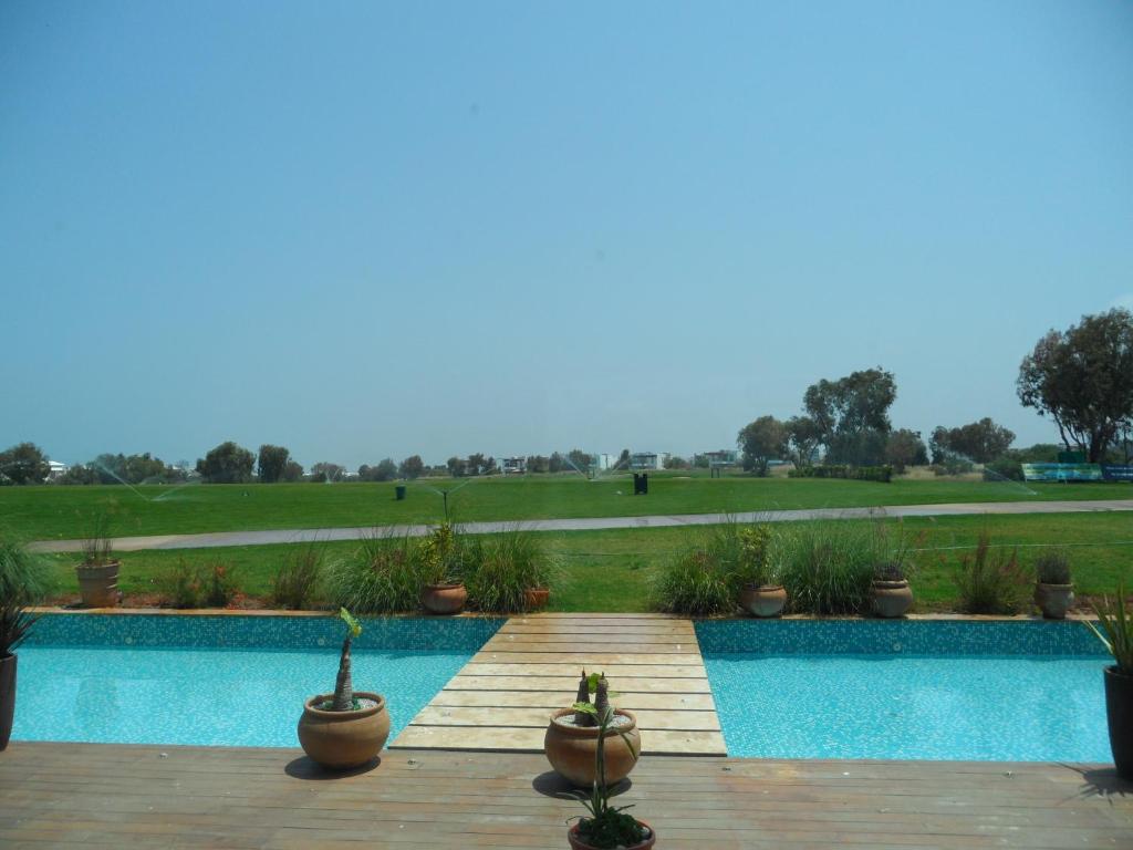 Golf course [on-site]