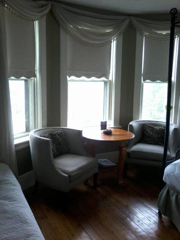 Awakenings Inn photo