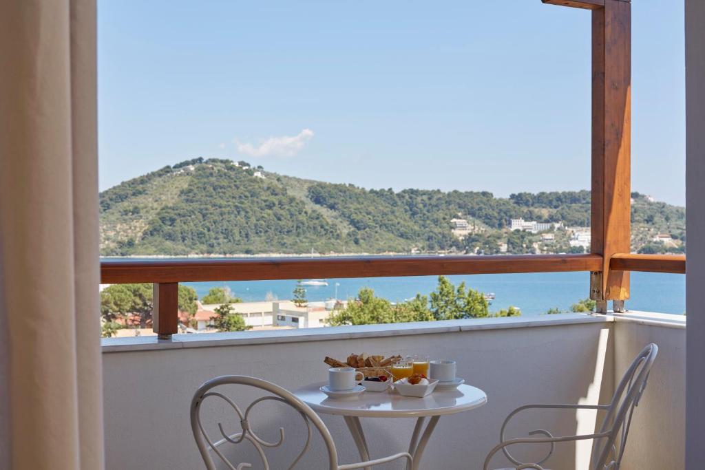 Skiathos Living — Hotel rooms in Skiathos, Thessaly