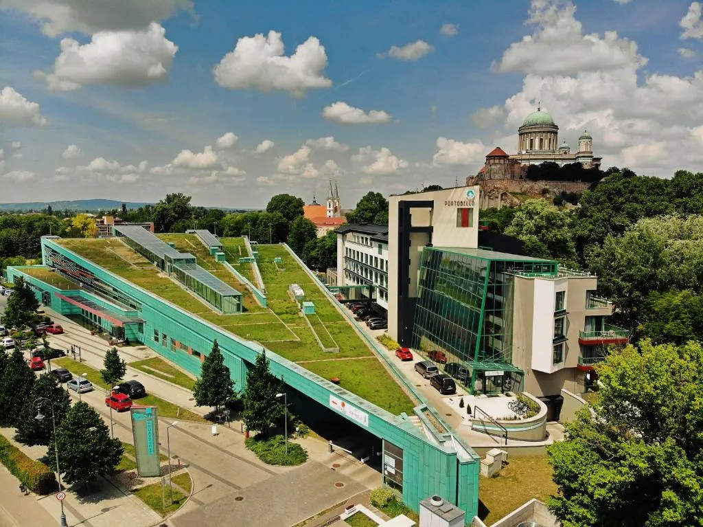 Portobello Wellness & Yacht Hotel Esztergom, hotel in Esztergom