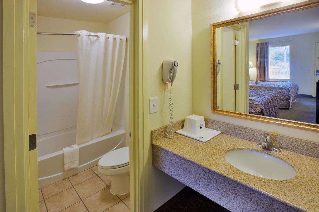 Americas Best Value Inn Nashville Downtown photo