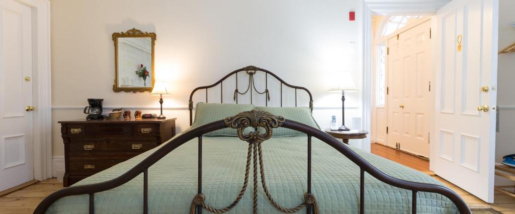 The Salem Inn photo