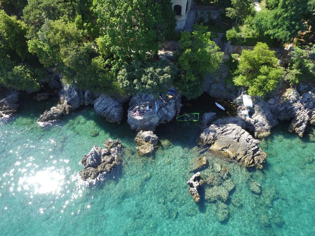 Apartments Punta Kolova — Hotel in Opatija