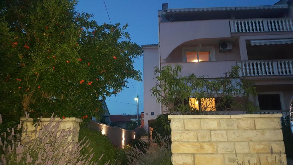 Apartmani Lucija — Hotel in Zadar