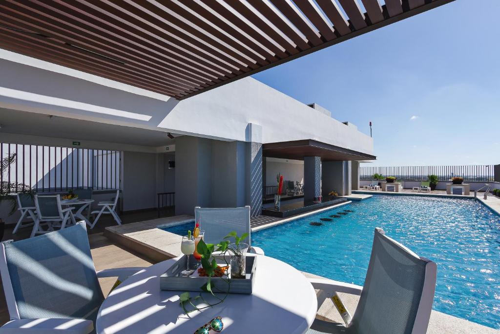 Best Price on Hotel El Conquistador del Paseo de Montejo in Merida ...