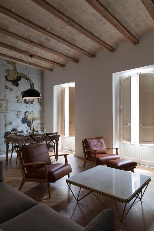 FLORIT FLATS - Chic and Central in a lively but quiet area All walking distance - 3