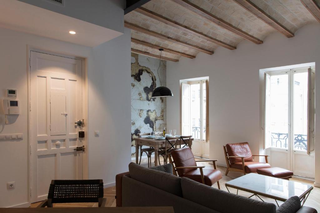 FLORIT FLATS - Chic and Central in a lively but quiet area All walking distance - 2