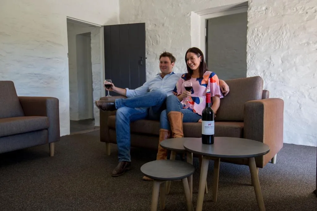 Paxton Square Cottages, hotel in Burra