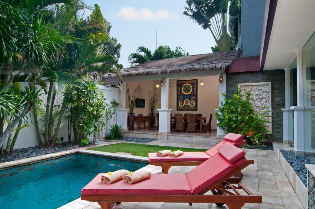 4BR Villa Selasa - Minggu Villas Seminyak — Hotel in Bali
