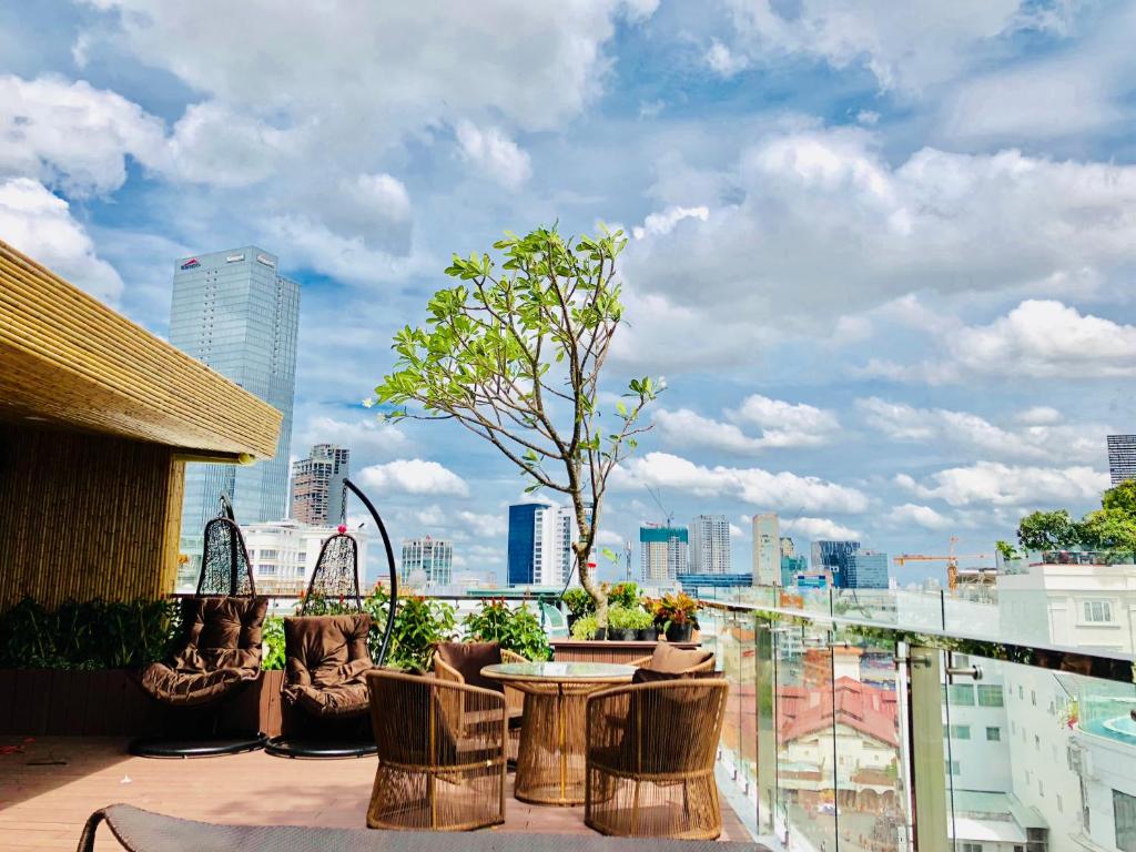 โรงแรมอะโดรา (Adora Hotel)