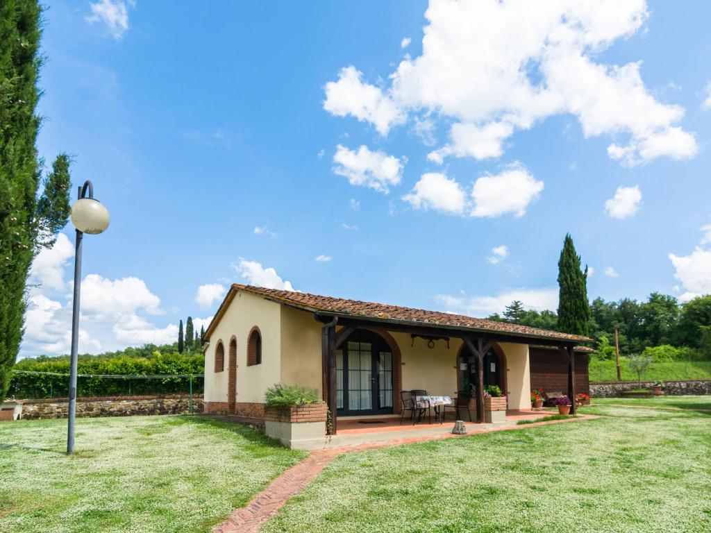 Cosy farmhouse with swimming pool and tennis court