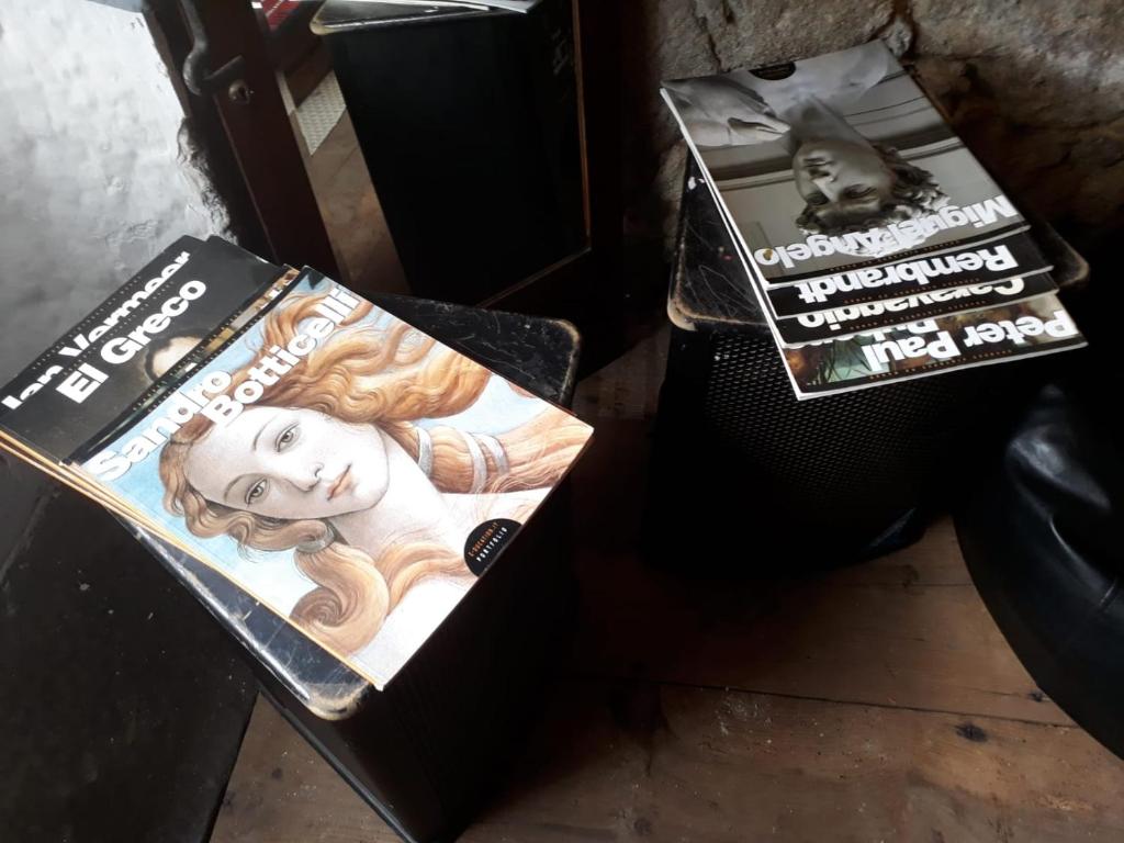 Dans L'Atelier Hostel photo