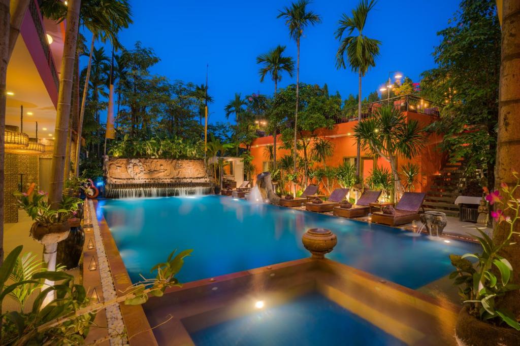 Swimming pool, Golden Temple Hotel in Siem Reap