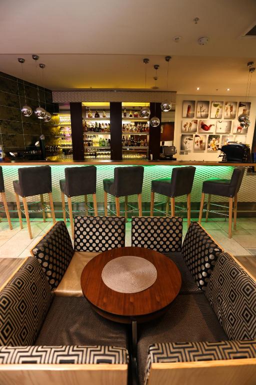 Bar/lounge