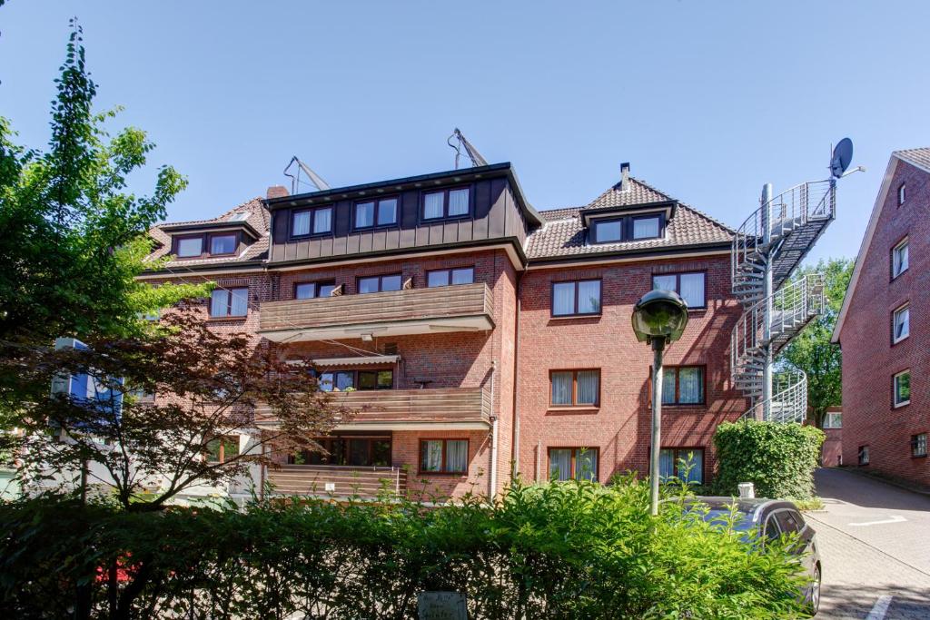 Exterior view, Hotel Elbinsel free parking in Hamburg