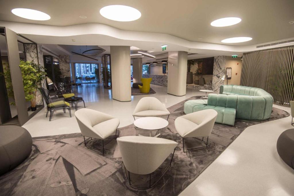 フロント・ロビー