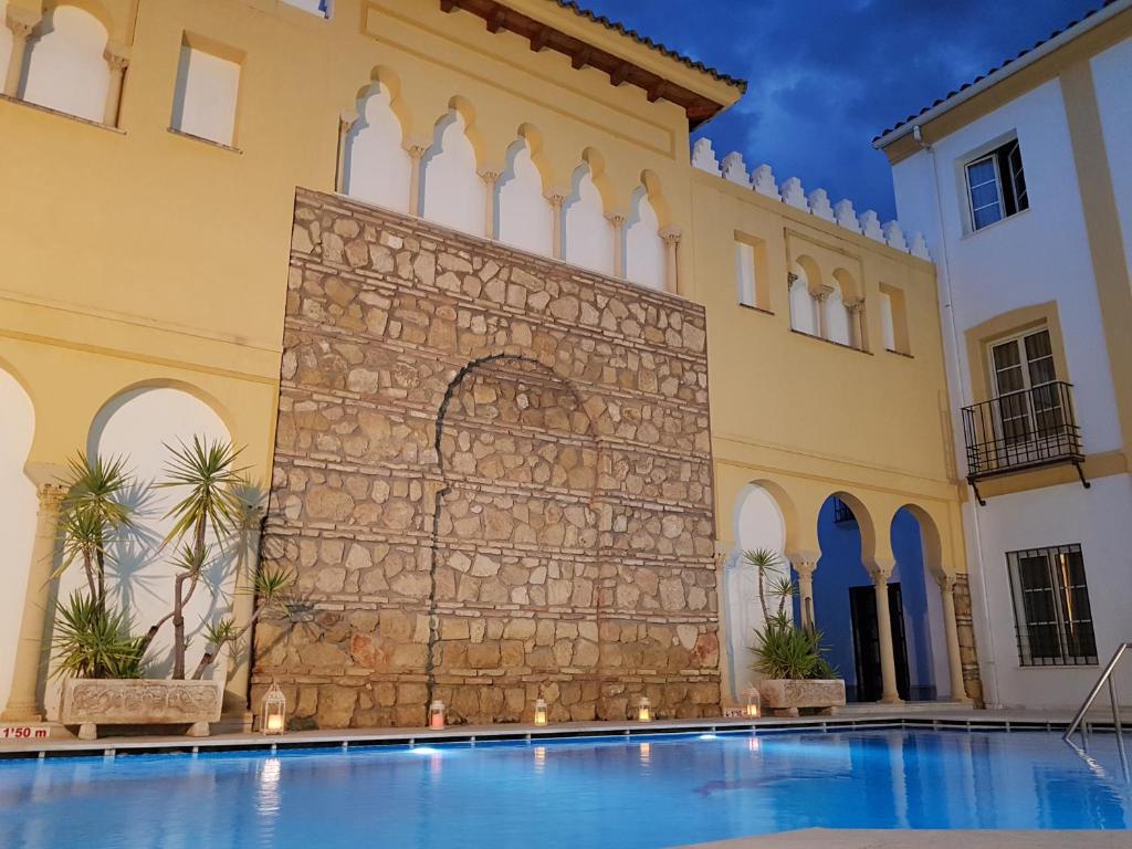 Hotel Macià Alfaros - 4