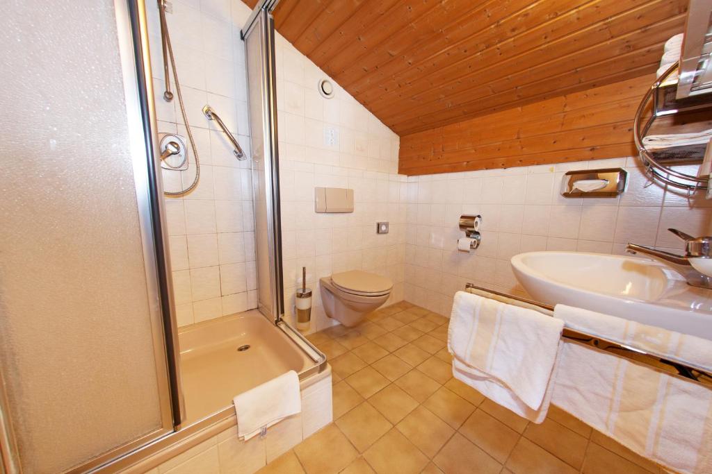 Hotel Lowen photo