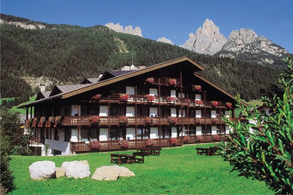 Residence Anda, hotel v destinaci Pozza di Fassa