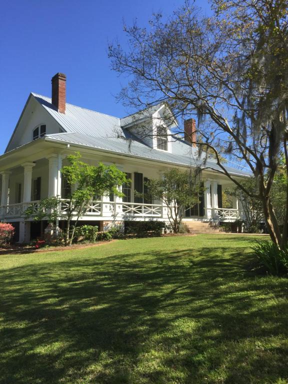 Canemount Plantation Inn — Hotel in Natchez (MS)