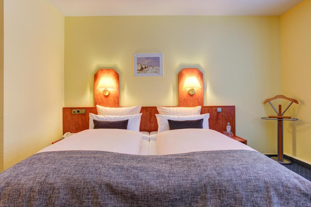 Hotel Elbinsel photo