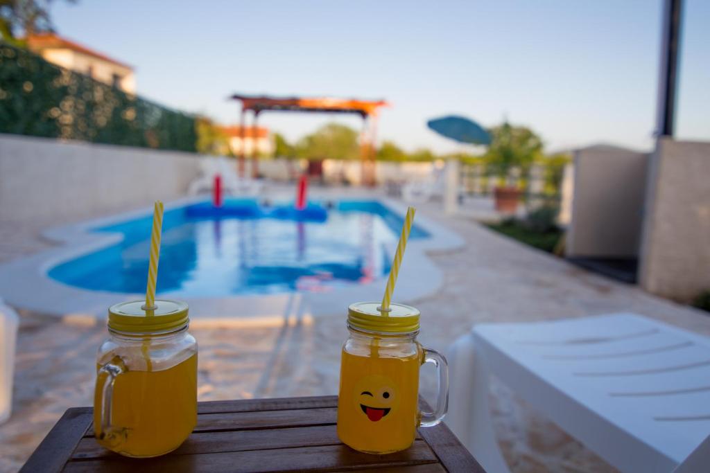 スイミングプール