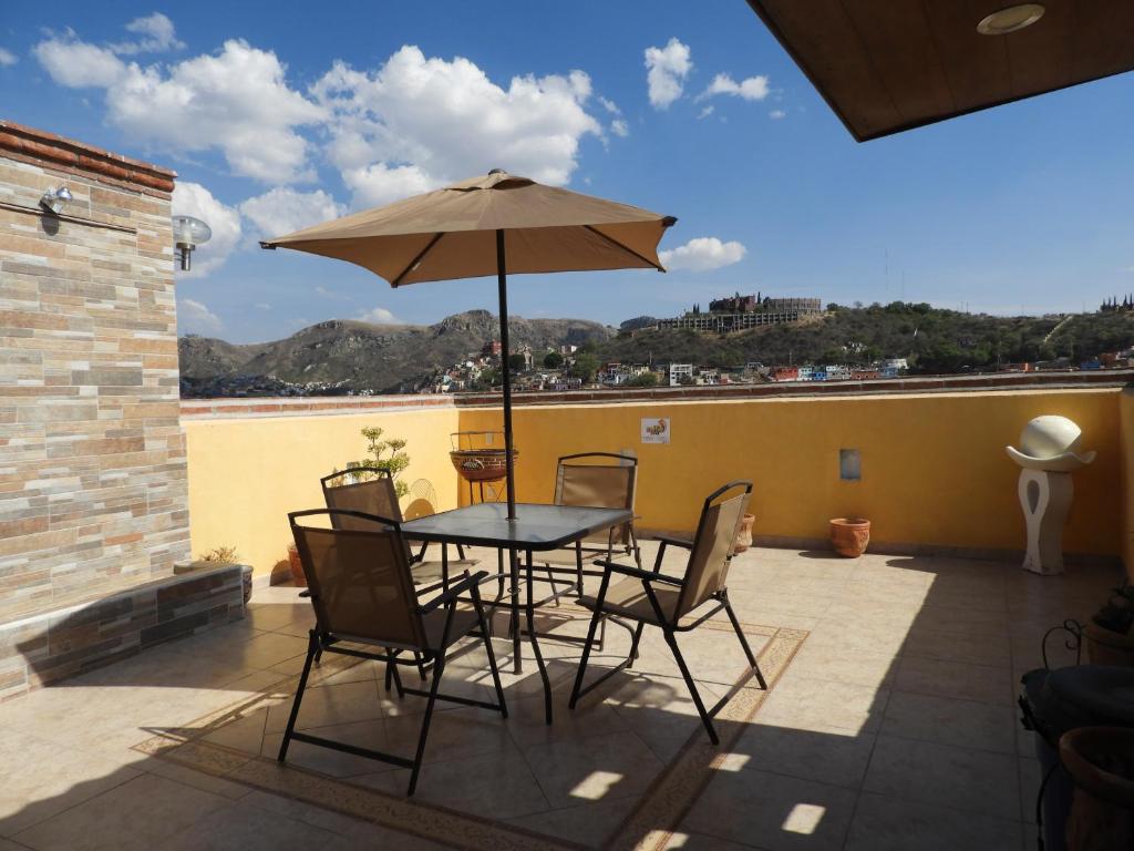 La Loteria Panoramic House & Rooftop by Lunian photo