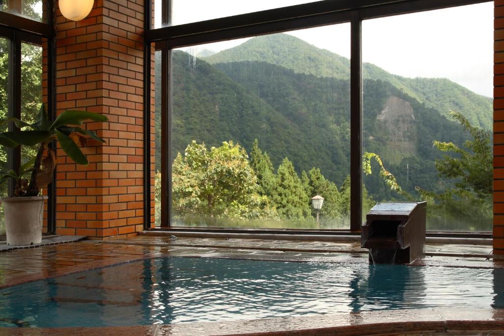 Hot spring bath