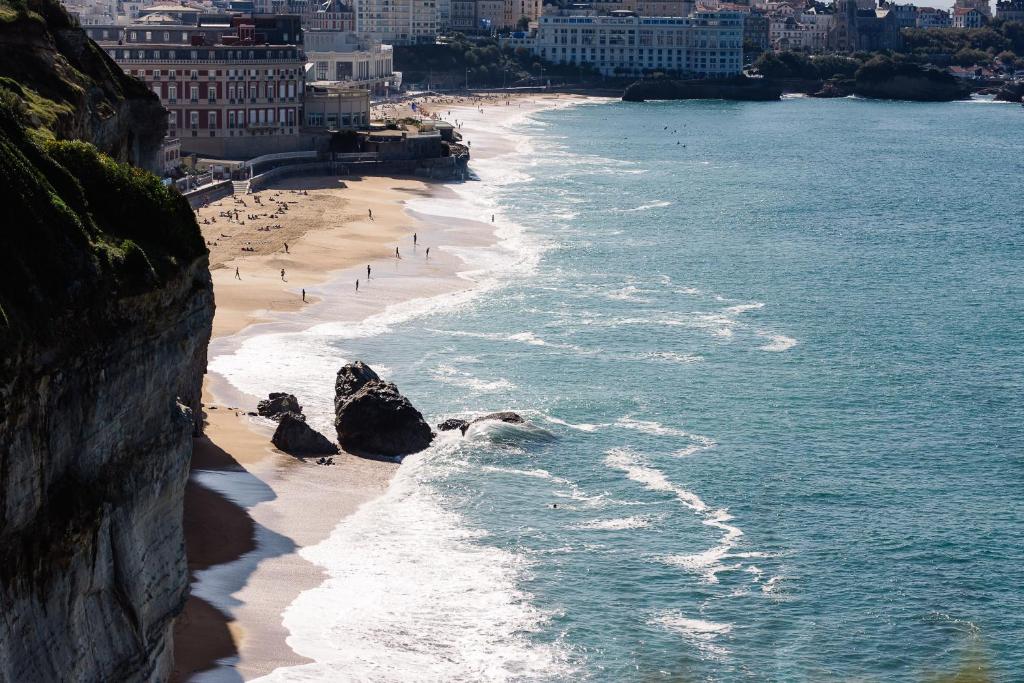 Regina Experimental Biarritz - 2