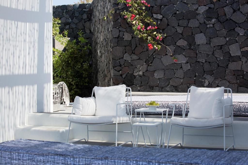 Erosantorini Estate photo