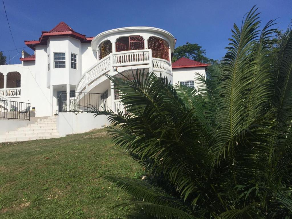 Whimhill Bed & Breakfast in Negril, Jamaica reviews