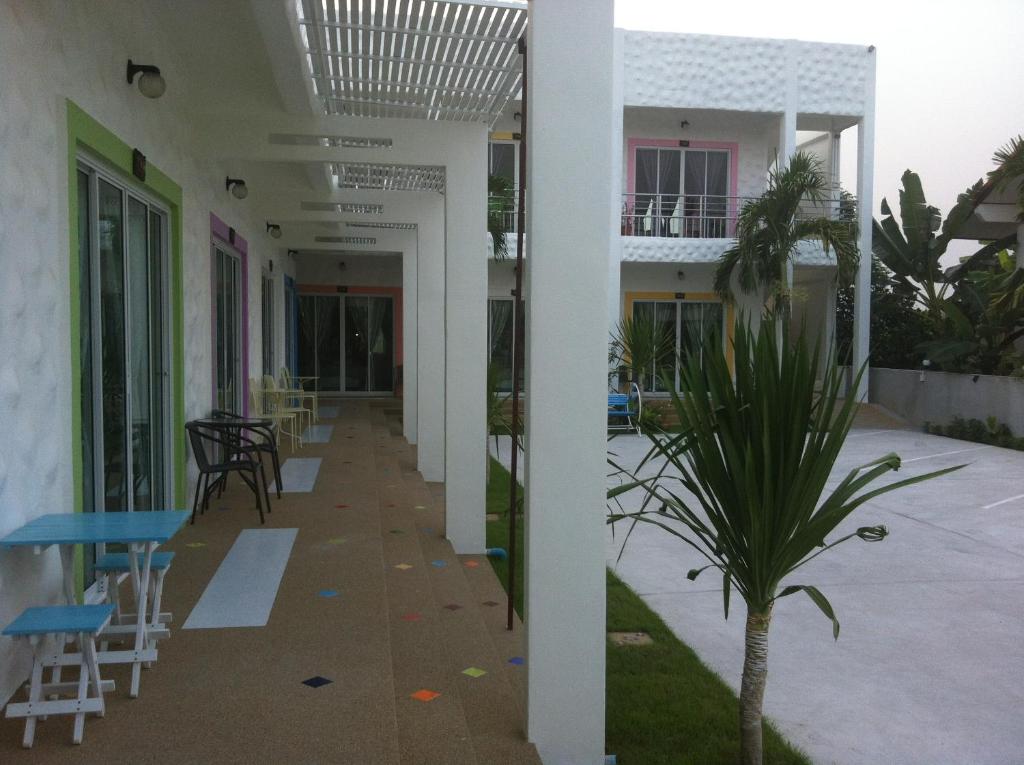 Baan Chom Jan Suan Phung