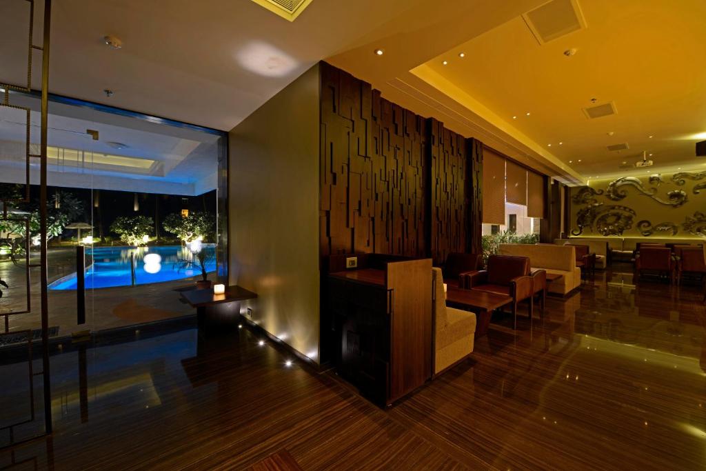 โรงแรมซัน แอนด์ แซนด์ มุมไบ (Sun N Sand Mumbai Hotel)