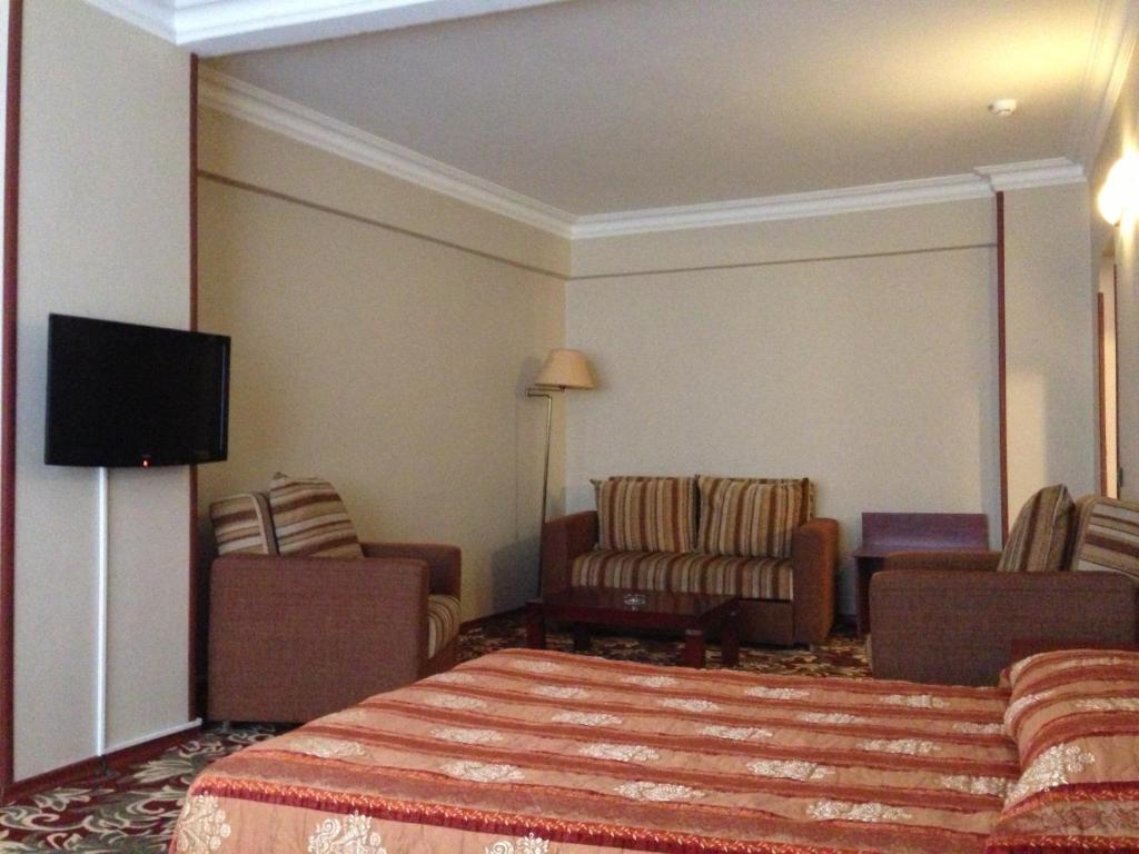 Hotel Monopol photo