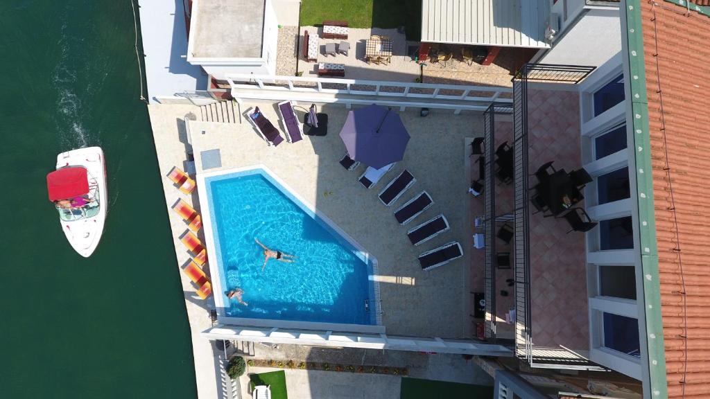 Apartments Riverside - 3