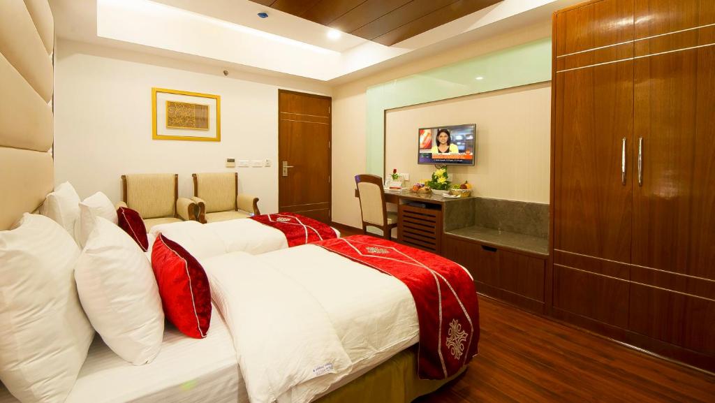 Hotel Swaran Palace photo
