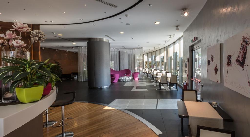 Bar/lounge