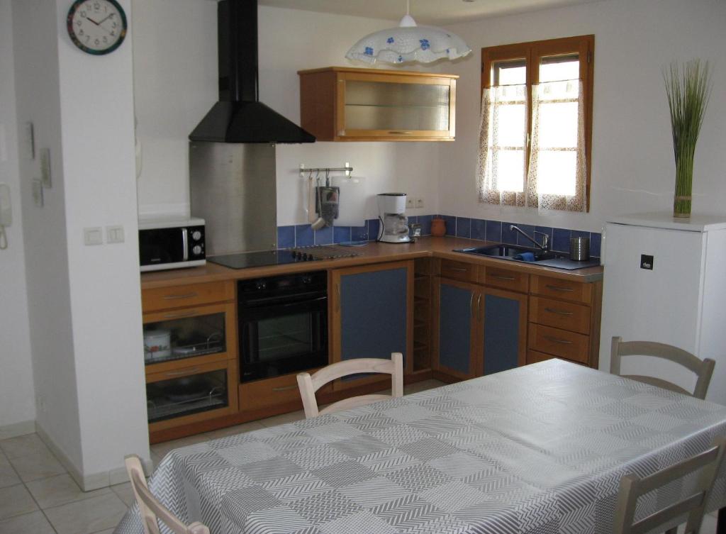 Joli T2 1er etage ancienne bergerie - 4