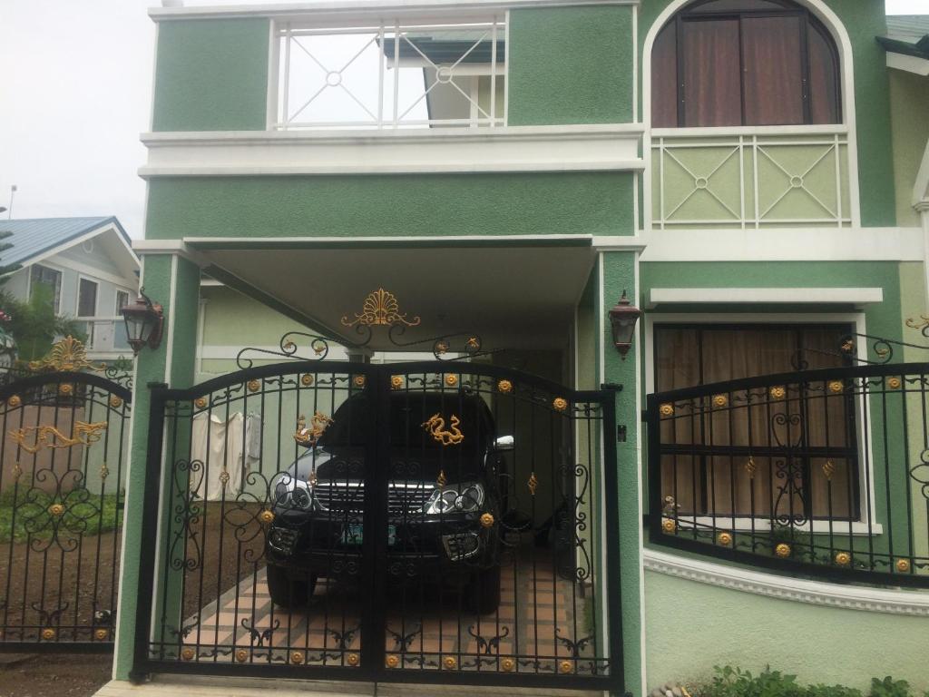 Jasmine Model House Governors Hills — Hotel in General Trias