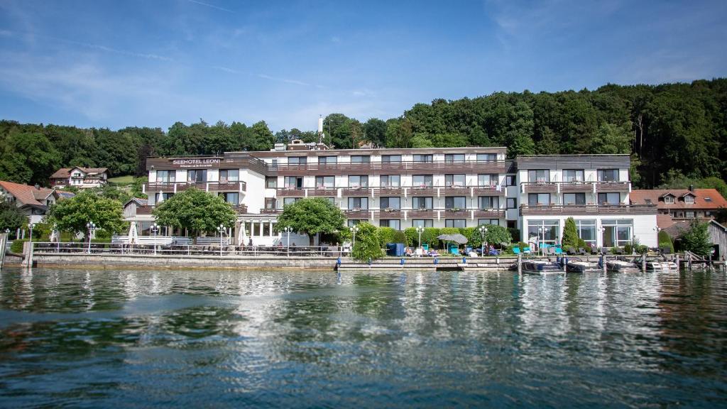 Seehotel Leoni — Hotel in Berg am Starnberger See
