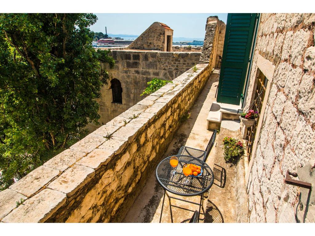 Split Palace Tower View Additional