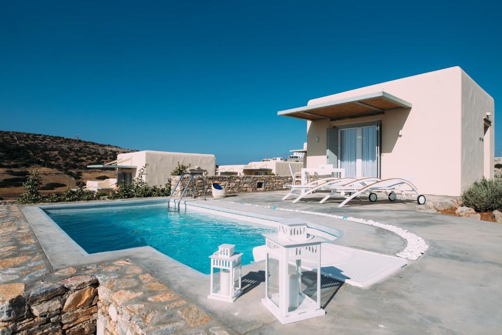 Schinoza Luxury Suites — Hotel in Skhoinoussa