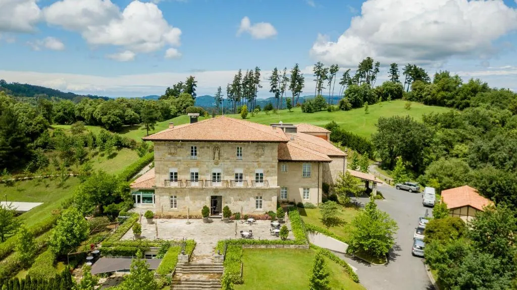 Hotel Palacio Urgoiti，位于蒙希亚的酒店